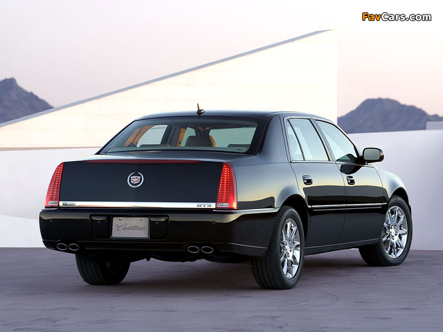 Cadillac DTS 2005–11 images (640 x 480)