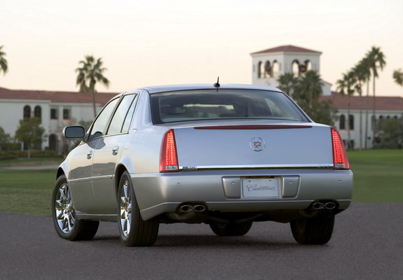 Cadillac DTS 2005–11 pictures