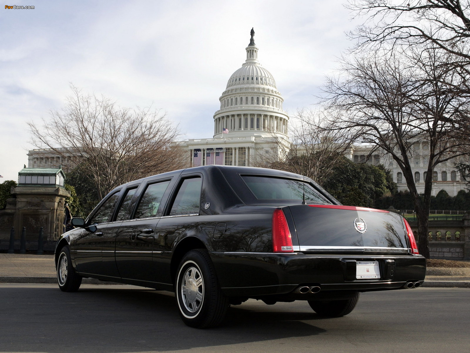 Cadillac DTS Presidential State Car 2005 wallpapers (1600 x 1200)
