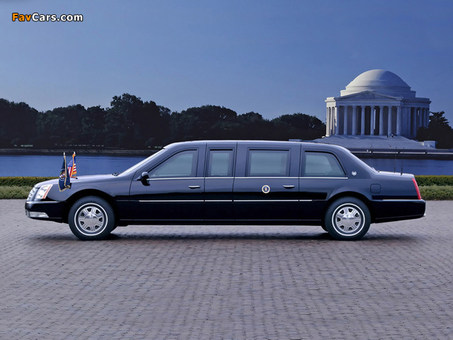 Images of Cadillac DTS Presidential State Car 2005 (640 x 480)