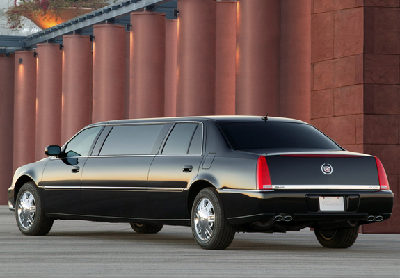 Images of Cadillac DTS Limousine 2006