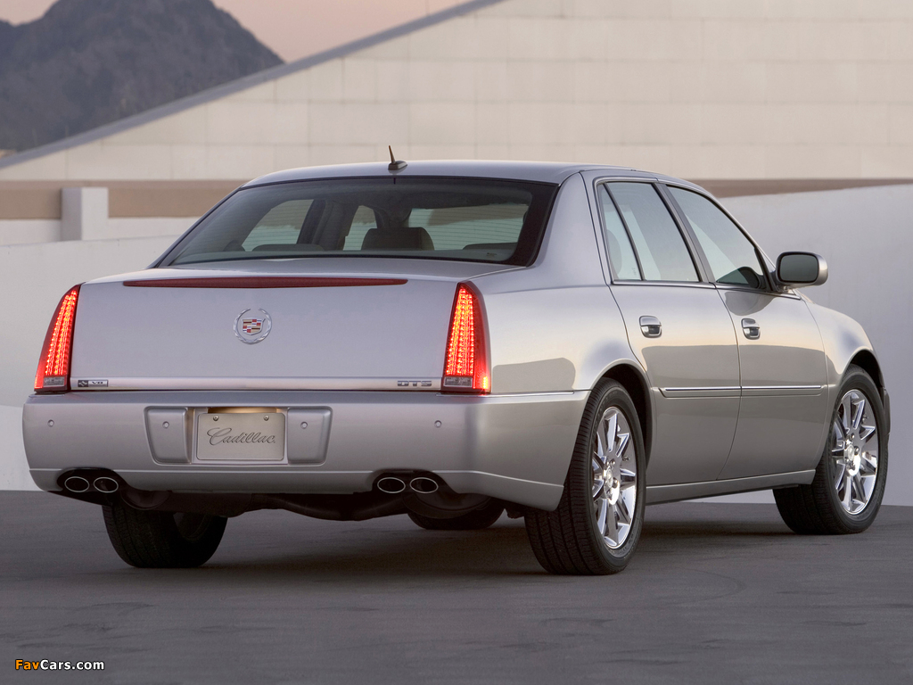 Photos of Cadillac DTS 2005–11 (1024 x 768)