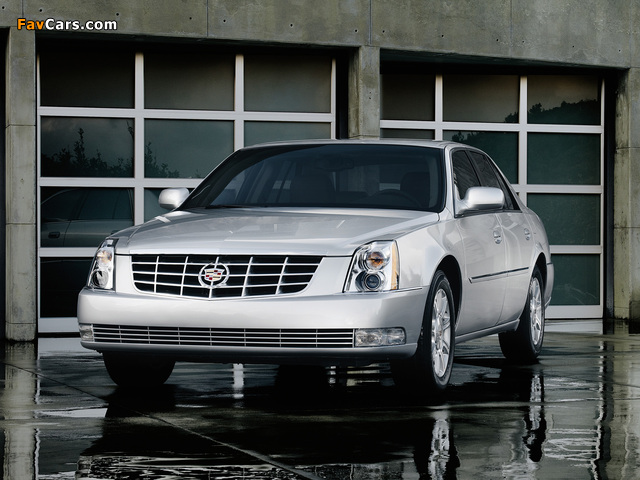 Photos of Cadillac DTS 2005–11 (640 x 480)