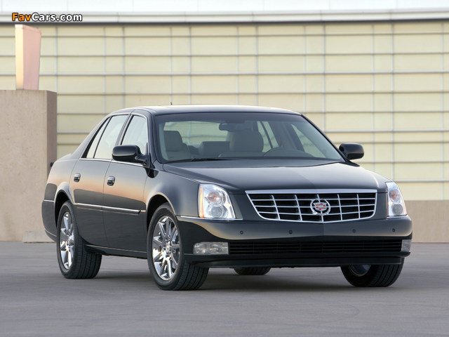 Photos of Cadillac DTS 2005–11 (640 x 480)