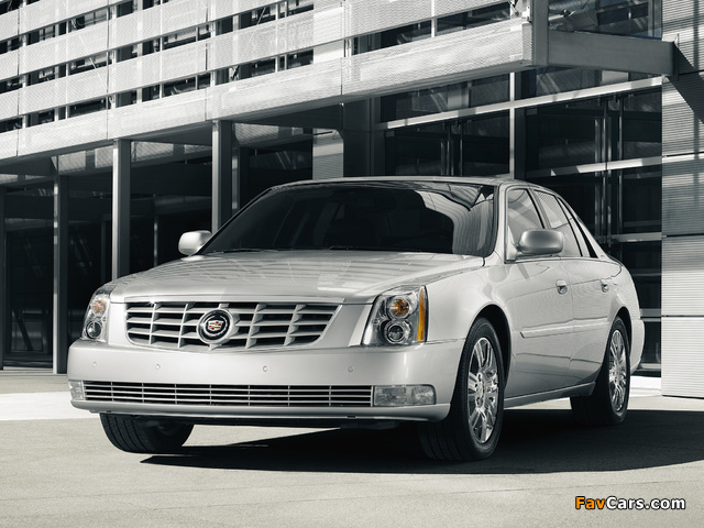 Pictures of Cadillac DTS 2005–11 (640 x 480)