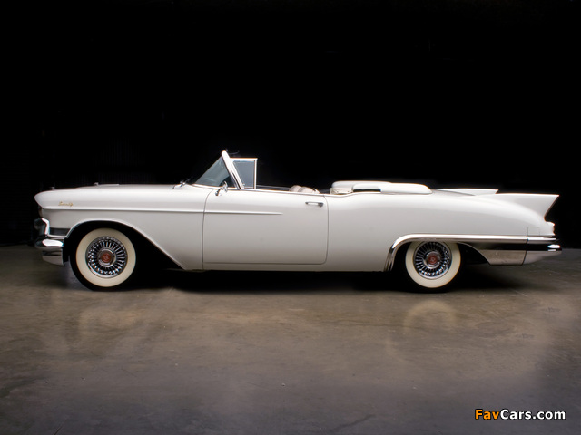 Cadillac Eldorado Biarritz 1957 pictures (640 x 480)