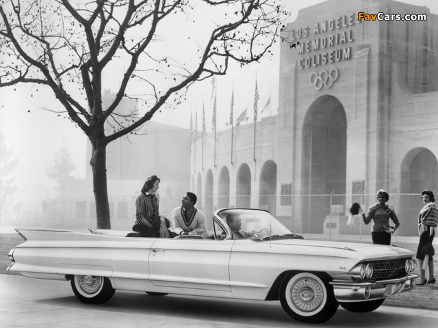 Cadillac Eldorado Biarritz (6367E) 1961 photos (640 x 480)