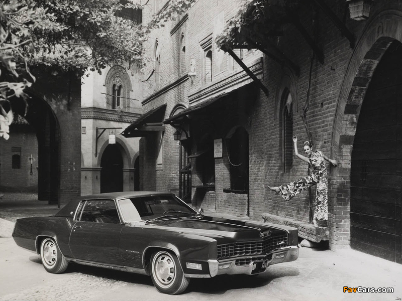 Cadillac Fleetwood Eldorado 1967 photos (800 x 600)