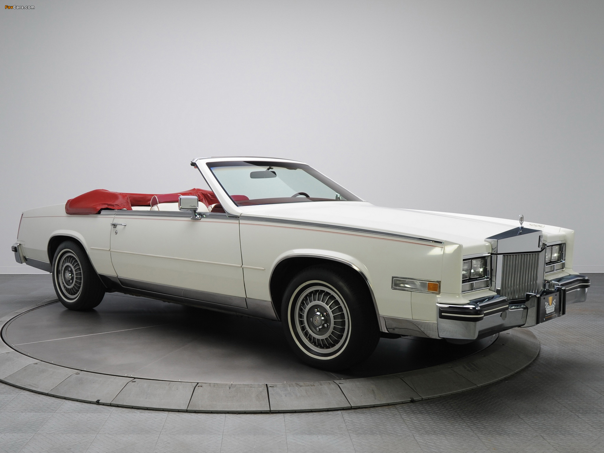 1984–85 Cadillac Eldorado Biarritz Convertible 1983–85 photos (2048 x 1536)