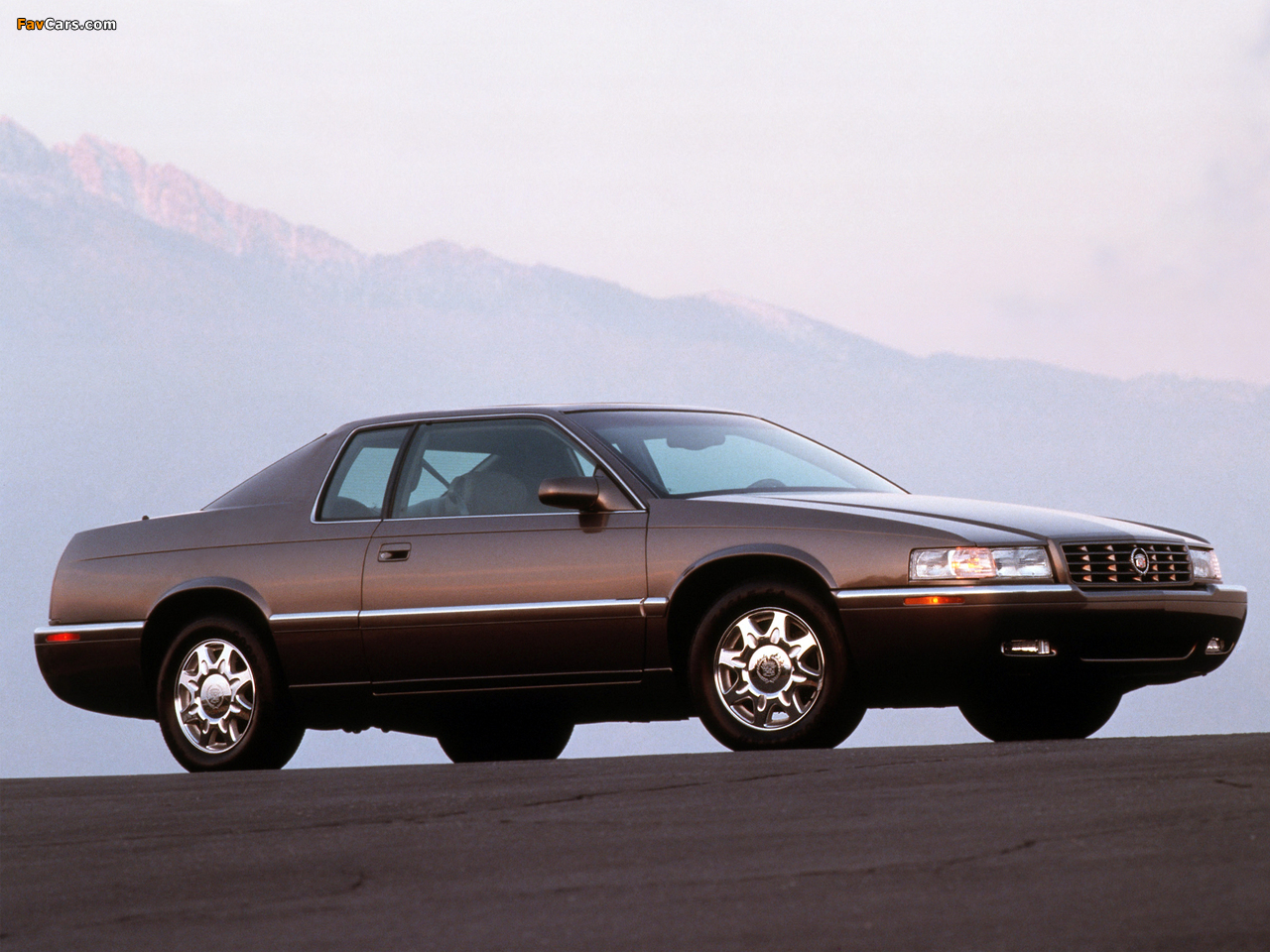 Photos of Cadillac Eldorado Touring Coupe 1995–2002 (1280 x 960)