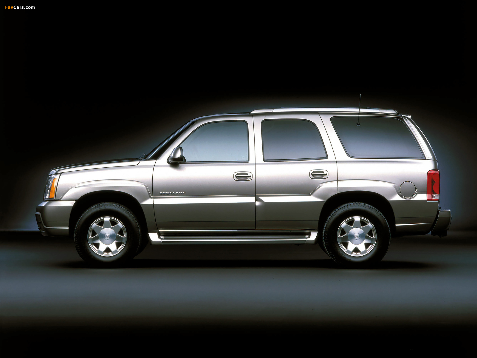 Cadillac Escalade 2001–06 images (1600 x 1200)