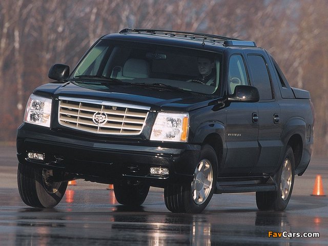 Images of Cadillac Escalade EXT 2002–06 (640 x 480)