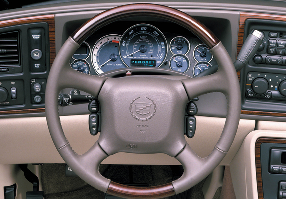 Images of Cadillac Escalade ESV Platinum Edition 2004–06