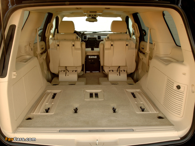 Images of Cadillac Escalade EU-spec 2006 (640 x 480)