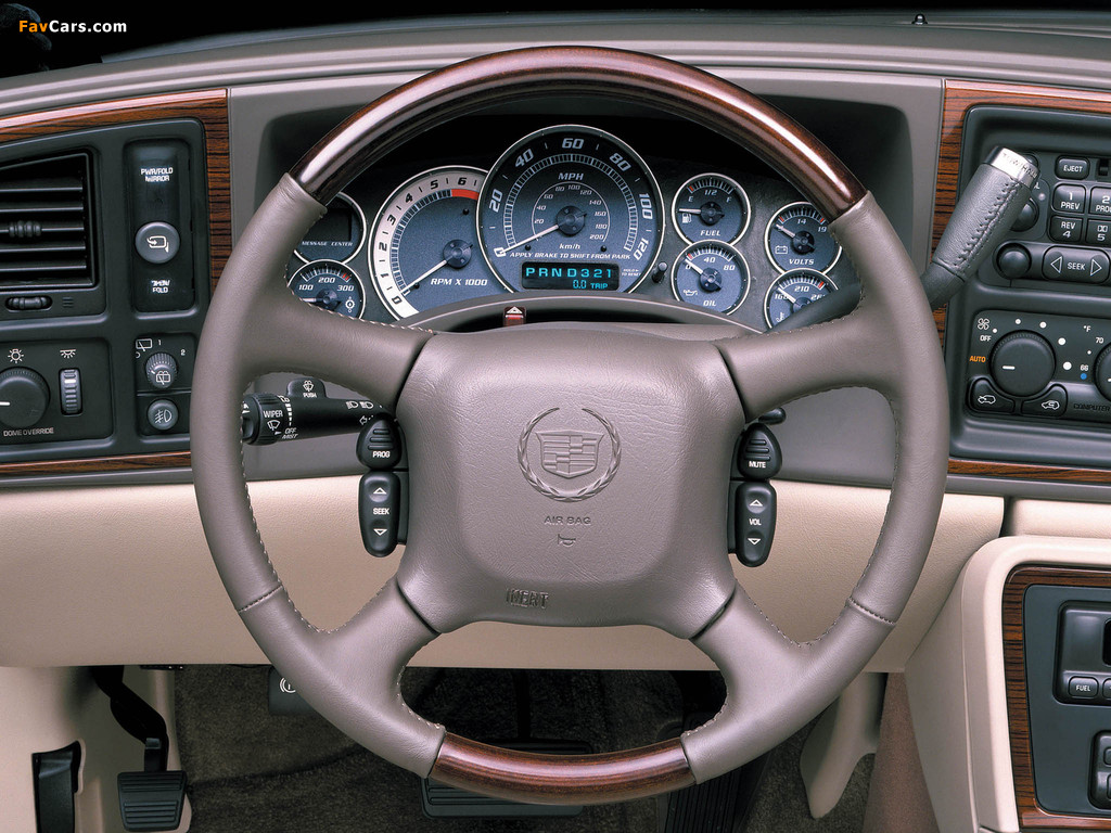 Photos of Cadillac Escalade 2001–06 (1024 x 768)