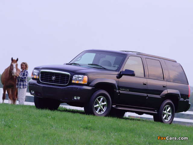 Pictures of Cadillac Escalade 1999–2000 (640 x 480)