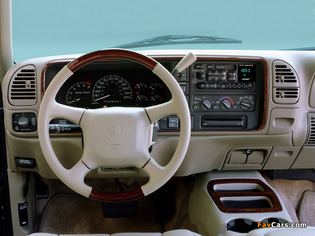 Pictures of Cadillac Escalade 1999–2000 (640 x 480)