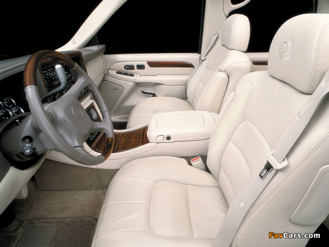 Pictures of Cadillac Escalade 2001–06 (640 x 480)