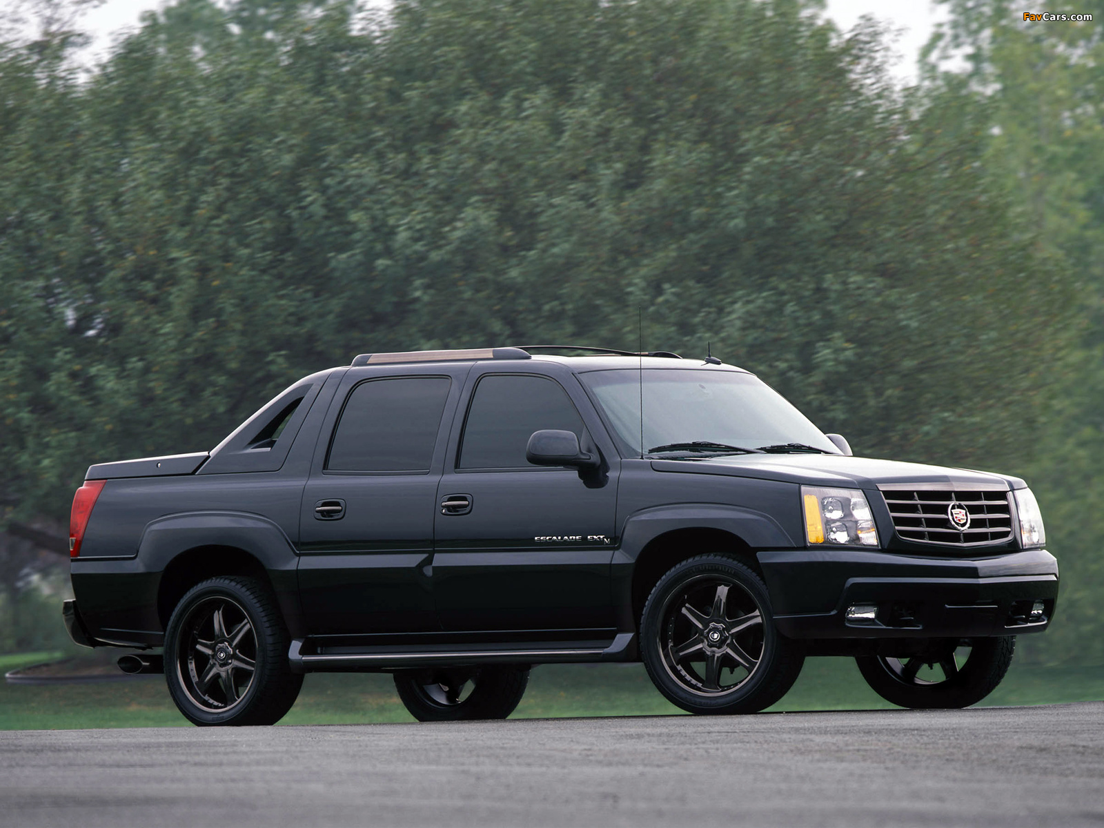 Cadillac Escalade EXT M Concept 2002 wallpapers (1600 x 1200)