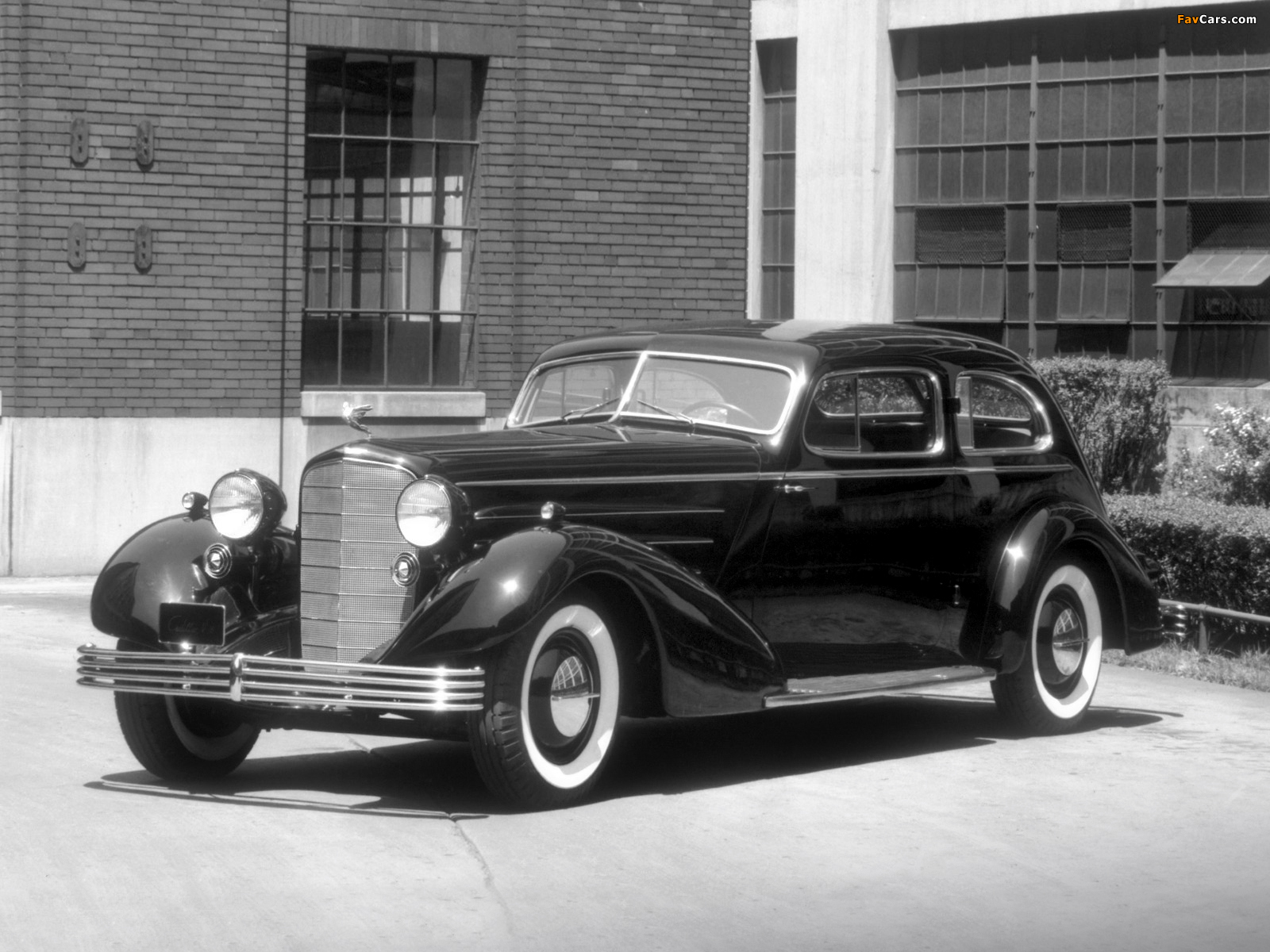 Cadillac Fleetwood 2-door Aerodynamic Coupe Show Car 1933 pictures (1600 x 1200)