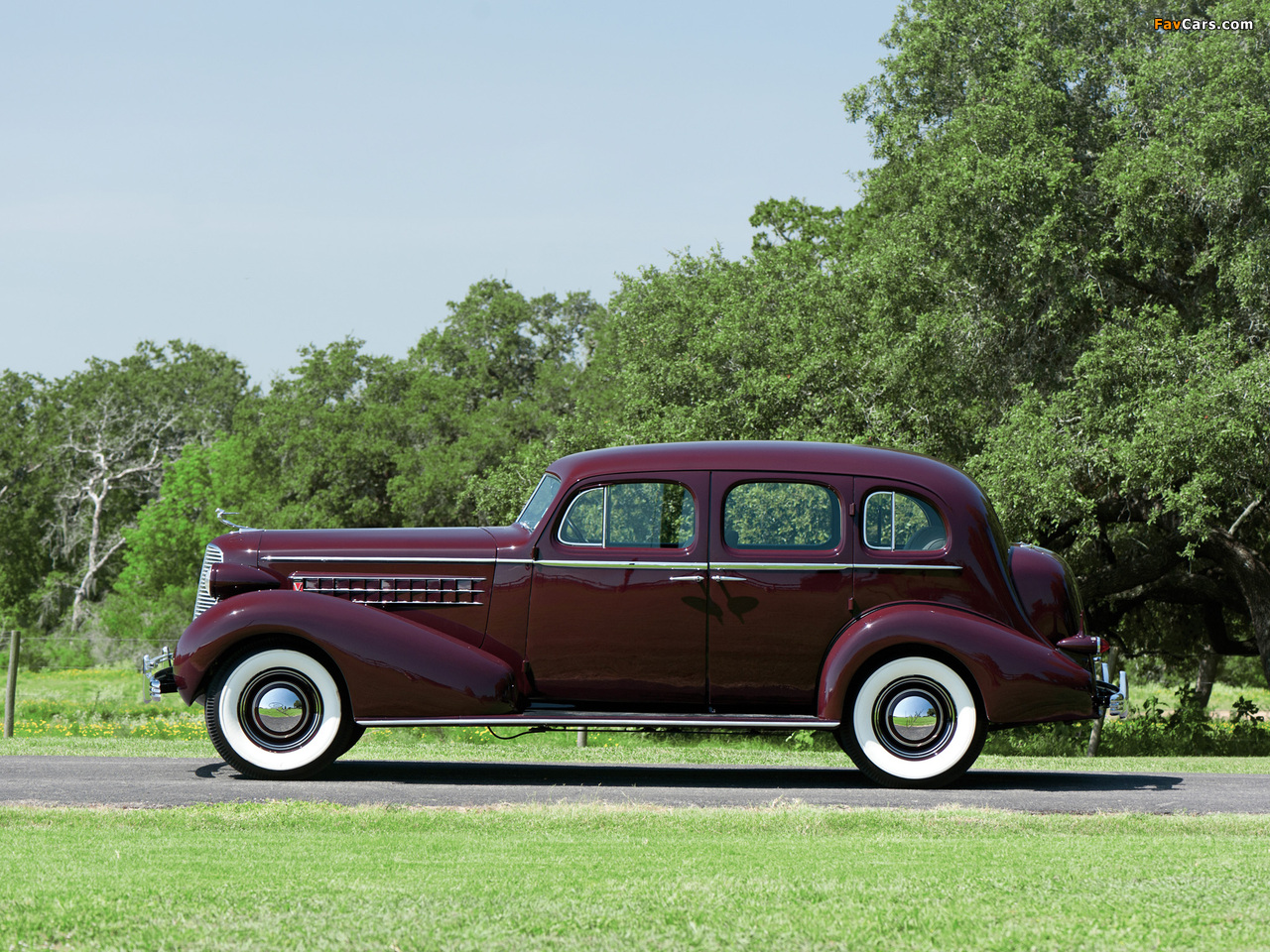 Cadillac V8 Series 70 Fleetwood Touring Sedan (7019) 1936 photos (1280 x 960)