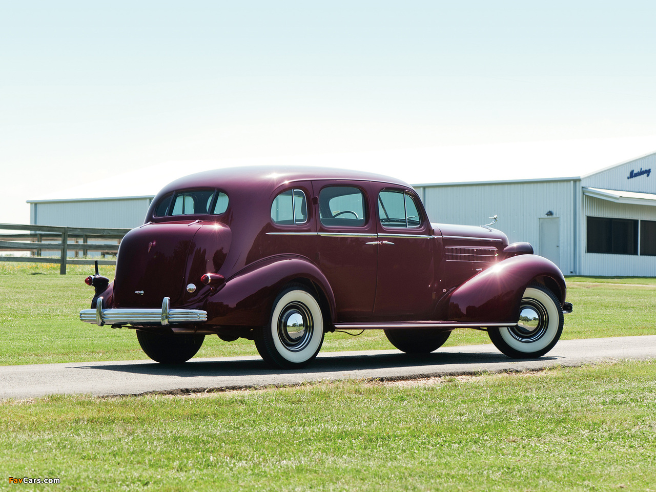Cadillac V8 Series 70 Fleetwood Touring Sedan (7019) 1936 wallpapers (1280 x 960)
