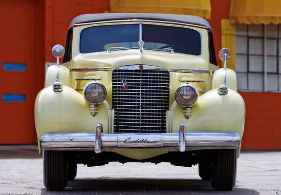 Cadillac V16 Convertible Coupe by Fleetwood (38-9067) 1938 photos