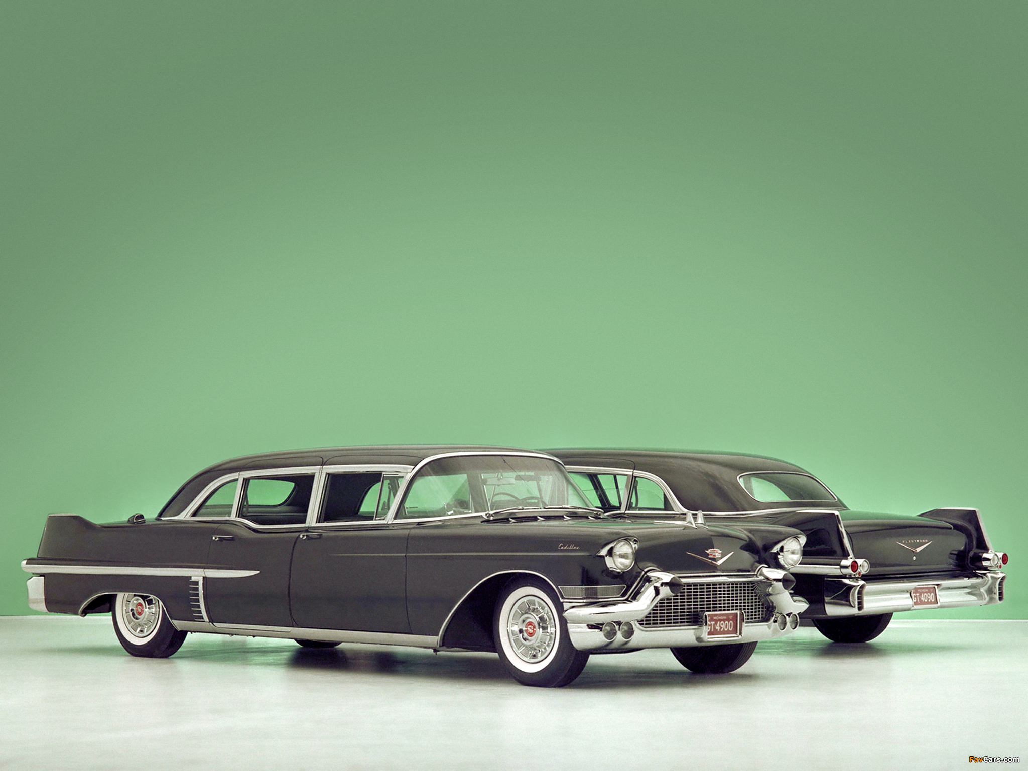 Cadillac Fleetwood Seventy-Five Sedan & Imperial Sedan 1957 wallpapers (2048 x 1536)