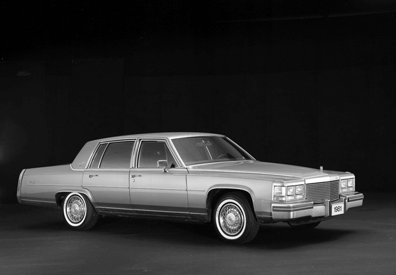 Cadillac Fleetwood Brougham 1980–86 photos