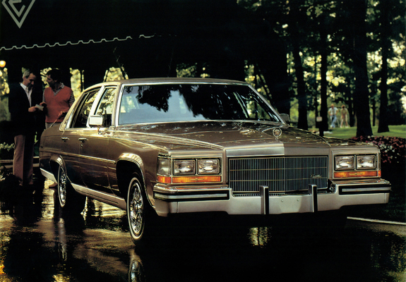 Cadillac Fleetwood Brougham 1980–86 photos
