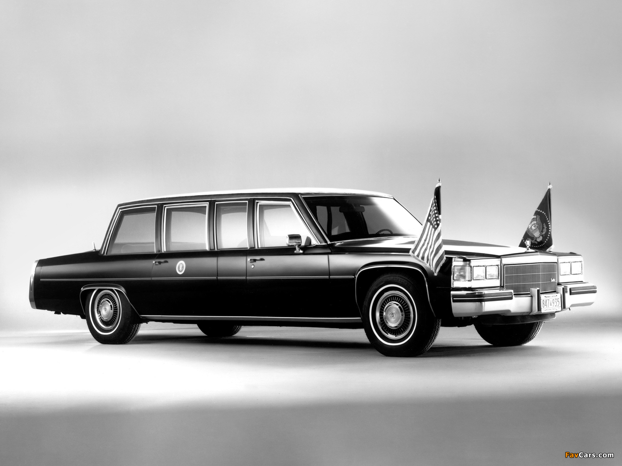 Cadillac Fleetwood Presidential Limousine 1983 wallpapers (1280 x 960)