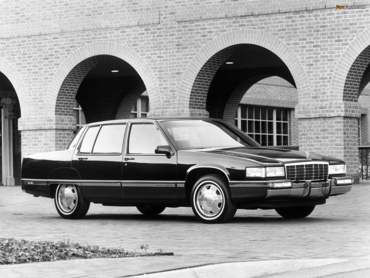 Cadillac Fleetwood 1991–92 images (1280 x 960)
