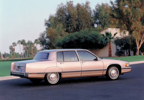 Cadillac Fleetwood 1991–92 pictures