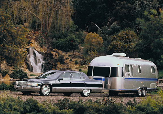 Cadillac Fleetwood 1993–96 images