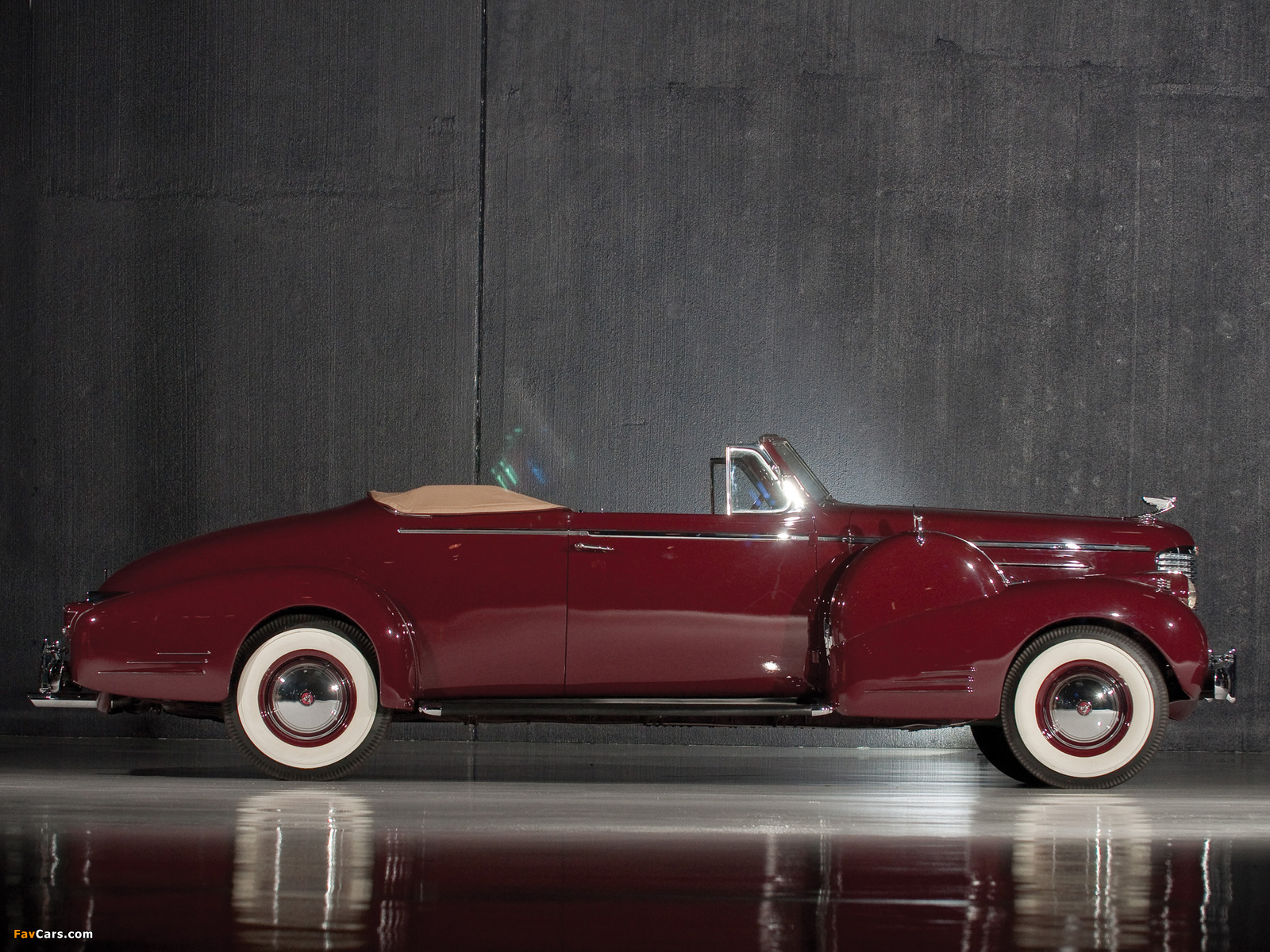 Images of Cadillac V16 Convertible Coupe by Fleetwood (38-9067) 1938 (1600 x 1200)