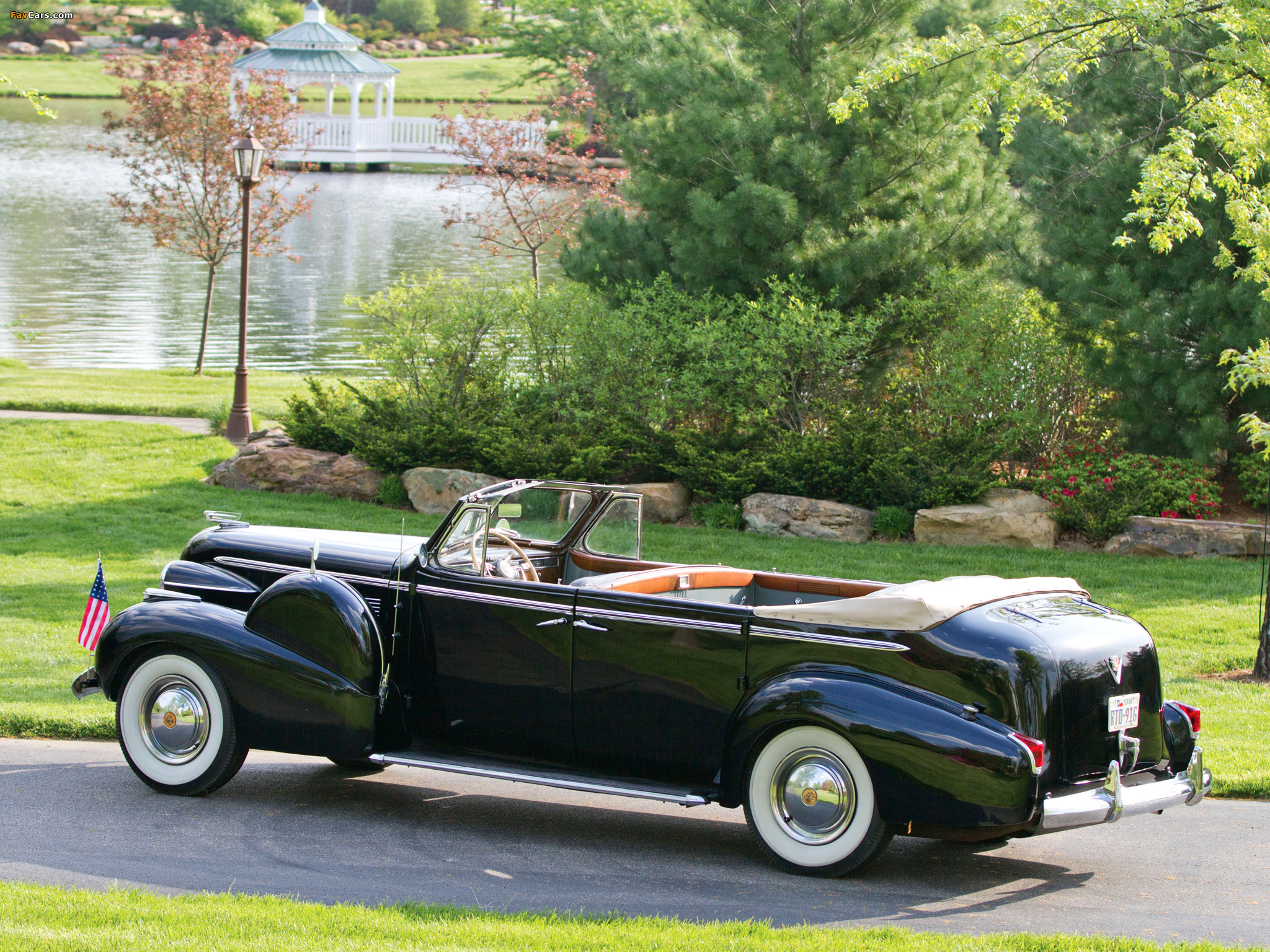 Images of Cadillac Fleetwood Seventy-Five Convertible Sedan (40-7529) 1940 (2048 x 1536)