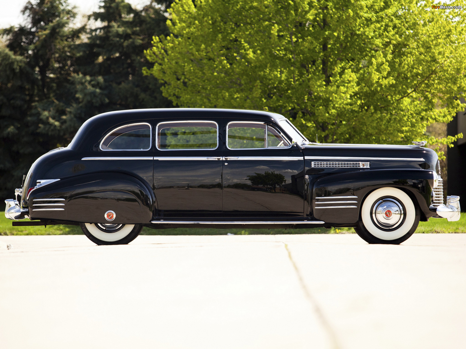 Images of Cadillac Fleetwood Seventy-Five Touring Sedan (41-7519) 1941 (1600 x 1200)