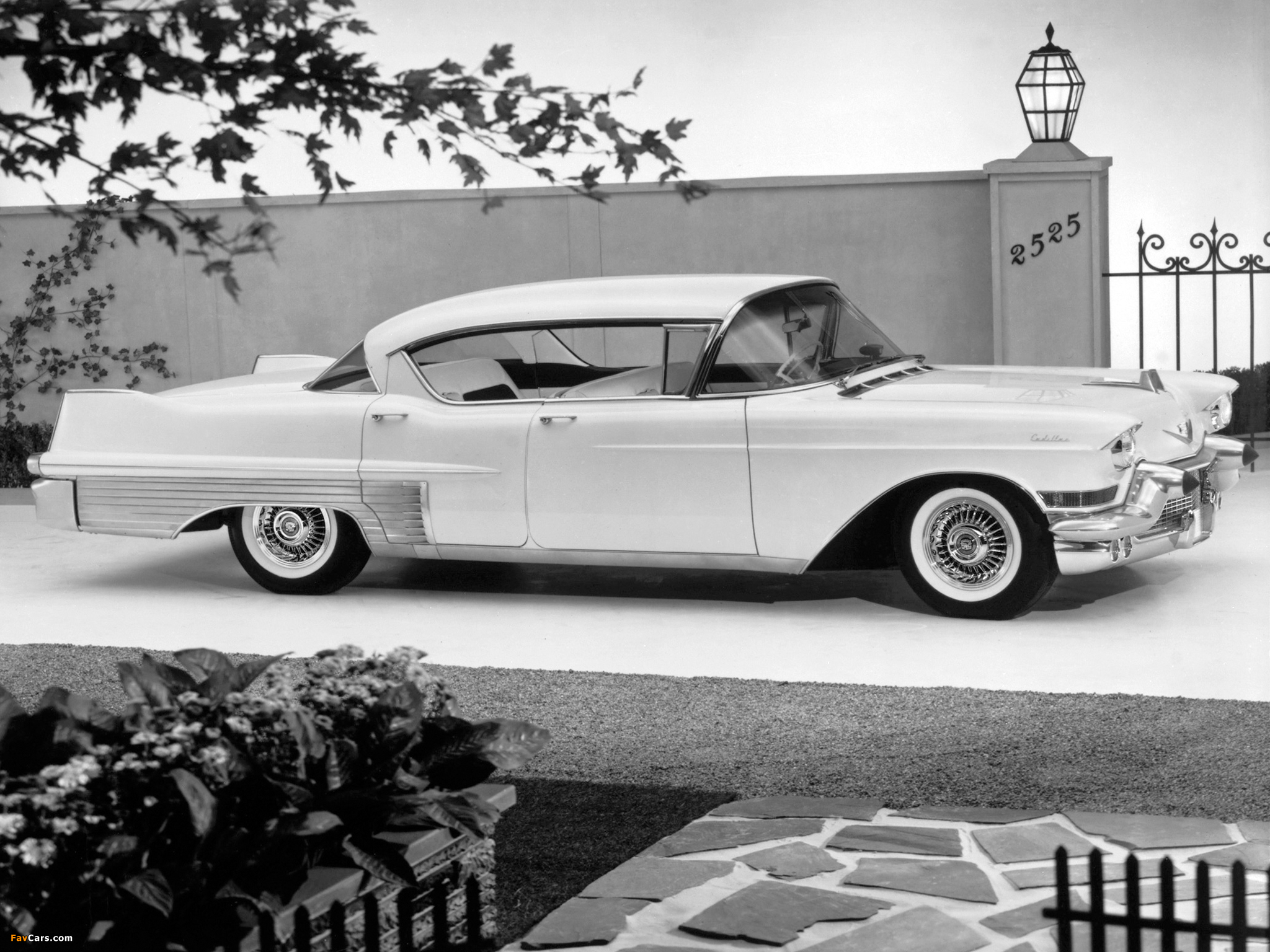 Images of Cadillac Fleetwood Sixty Special 1957 (2048 x 1536)