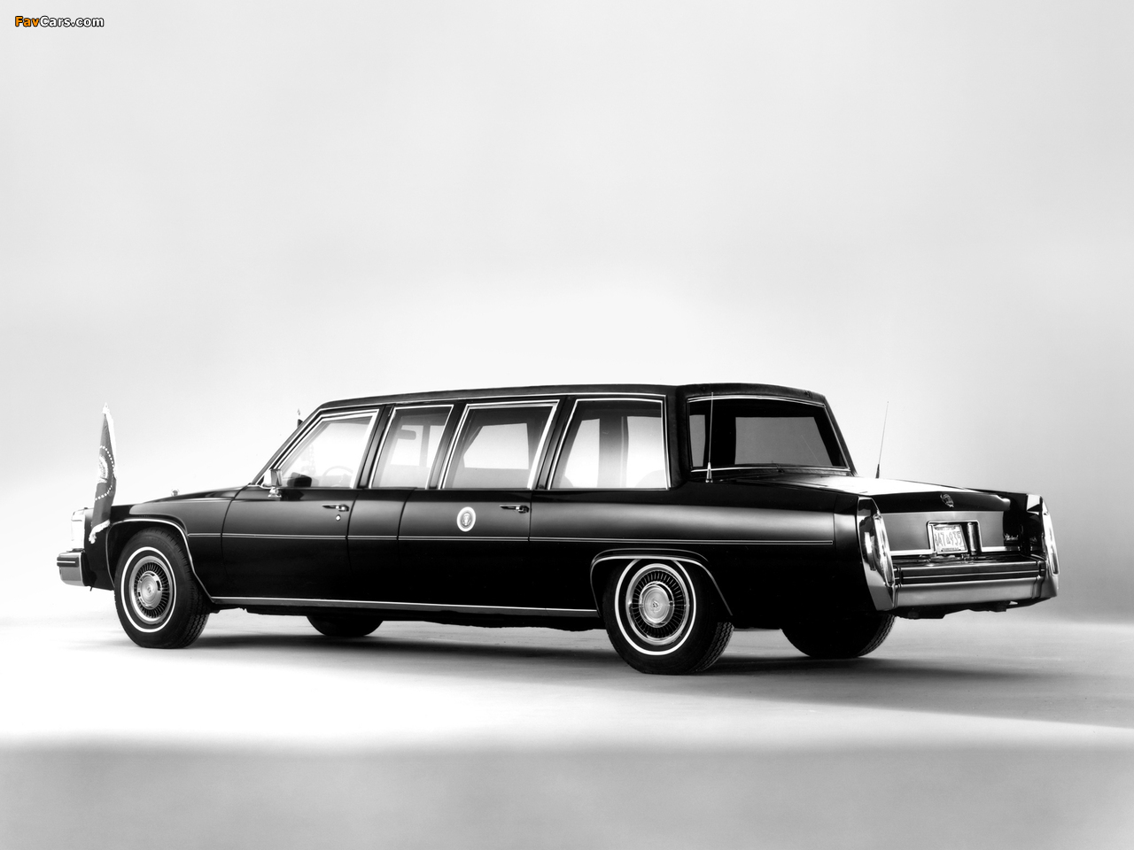 Images of Cadillac Fleetwood Presidential Limousine 1983 (1280 x 960)