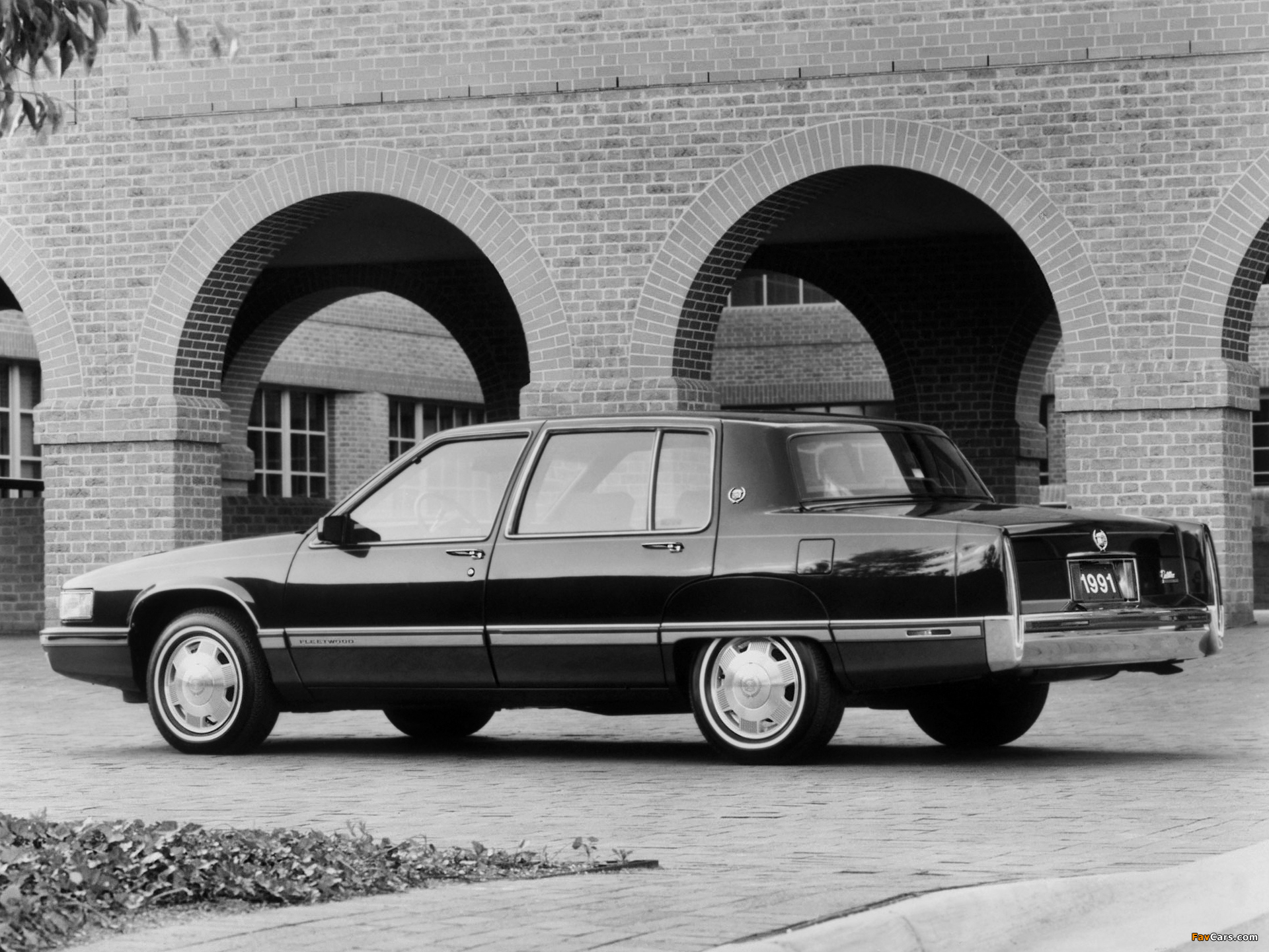 Images of Cadillac Fleetwood 1991–92 (1920 x 1440)