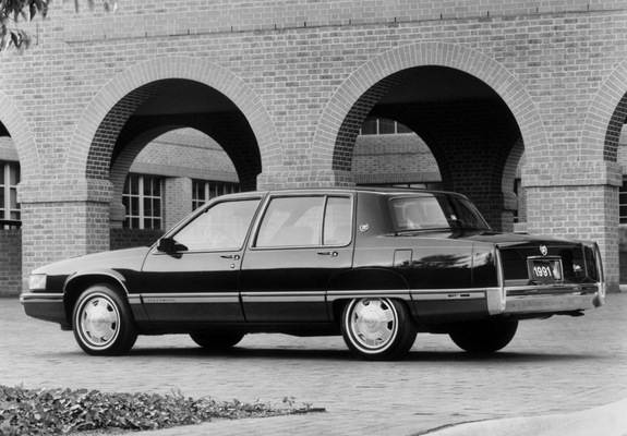 Images of Cadillac Fleetwood 1991–92