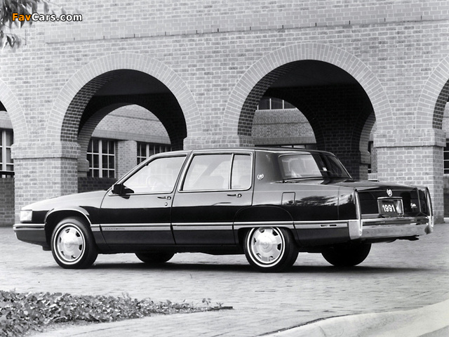 Photos of Cadillac Fleetwood 1991–92 (640 x 480)