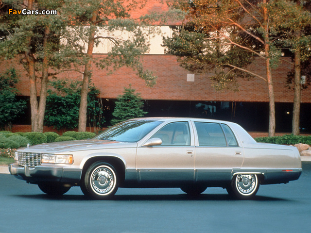 Photos of Cadillac Fleetwood 1993–96 (640 x 480)