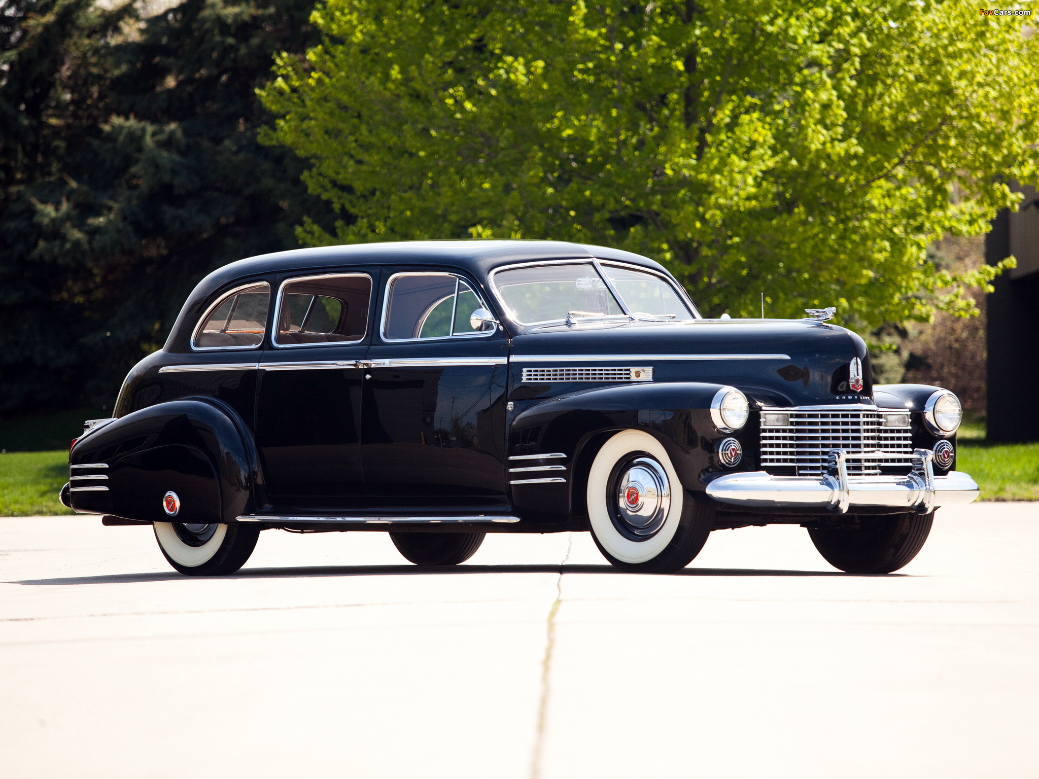 Pictures of Cadillac Fleetwood Seventy-Five Touring Sedan (41-7519) 1941 (2048 x 1536)