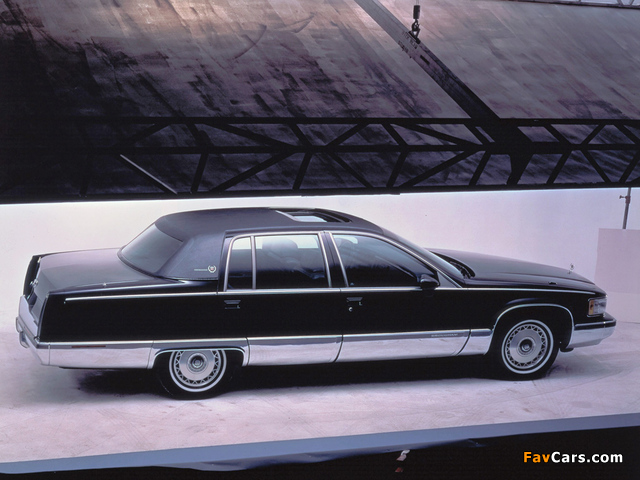 Pictures of Cadillac Fleetwood 1993–96 (640 x 480)