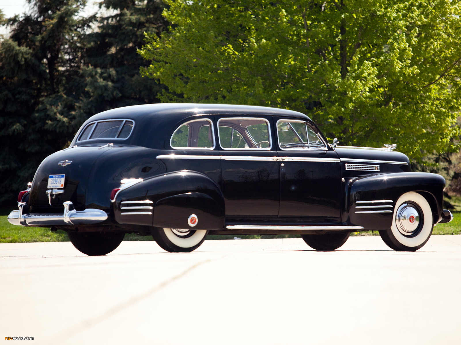 Cadillac Fleetwood Seventy-Five Touring Sedan (41-7519) 1941 wallpapers (1600 x 1200)