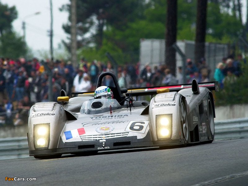 Images of Cadillac LMP-01 2001 (800 x 600)