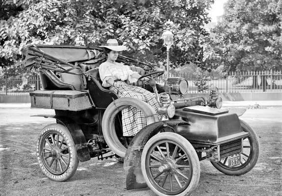 Pictures of Cadillac Model B Runabout 1904