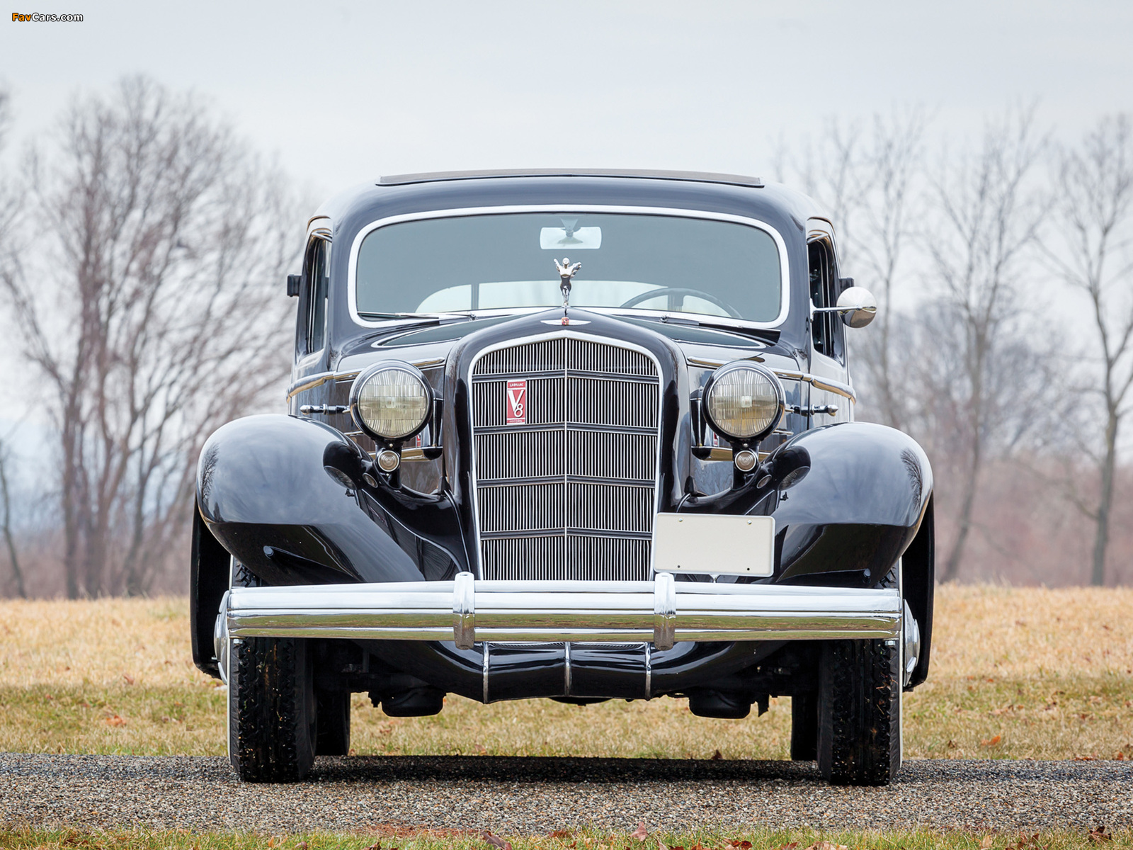 Images of Cadillac V8 Series 30 355-D Town Sedan by Fleetwood (6033-S) 1935 (1600 x 1200)