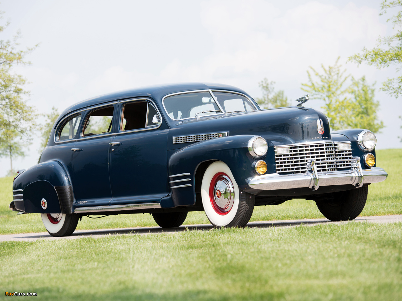 Pictures of Cadillac Series 67 Touring Sedan by Fisher (41-6723) 1941 (1280 x 960)